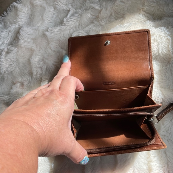 Vintage COACH leather wallet with key ring - tan - check out matching purse - Picture 2 of 4